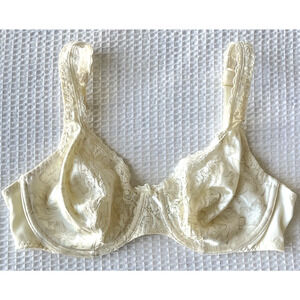 Vintage Playtex Secrets Bra Size 38B Style 4256 Ivory Underwire Satin Lace